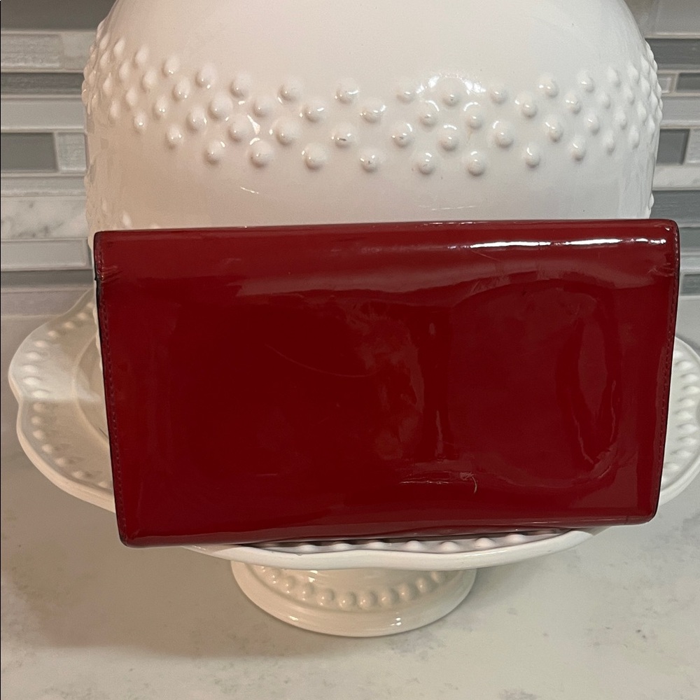 Louis Vuitton Glossy Red Patent Large Wallet with Gold LV Emblem - Picture 2 of 9